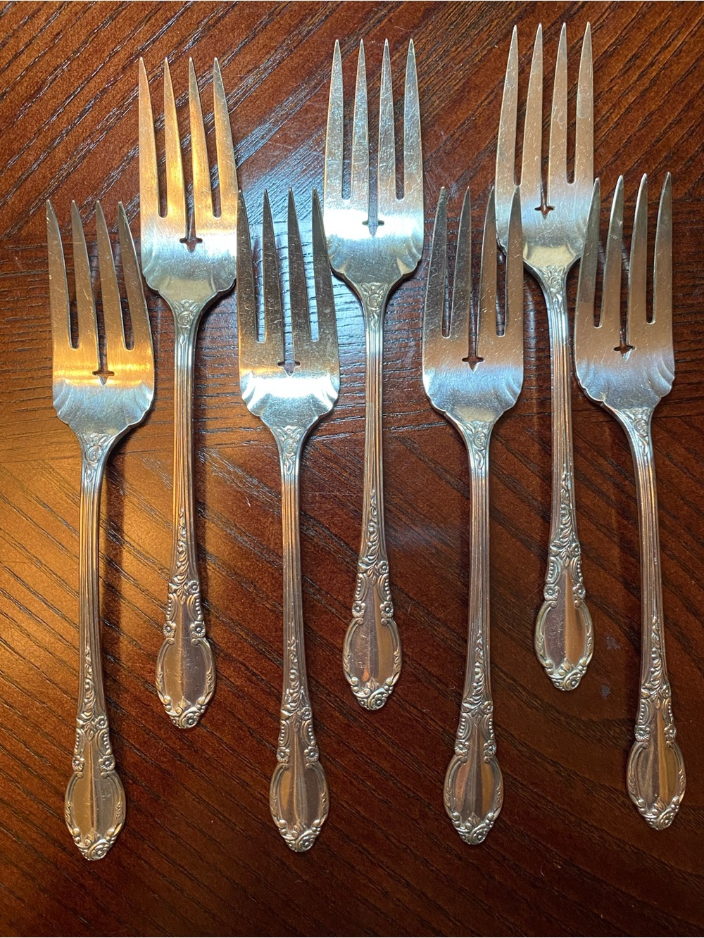 Rogers 1881 Oneida Enchantment pattern salad forks set of 7 silverplated